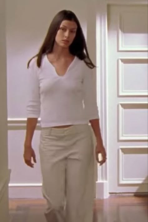 Bridget Moynahan AKA Natasha in 'Sex and the City' Natasha From Satc, Bridget Moynahan Style, 90s Archive Fashion, Sexandthecity Natasha, Natasha Naginsky Style, Sexandthecity Natasha Outfit, Natasha Satc Style, Charlotte Satc Outfits, Natasha Naginsky