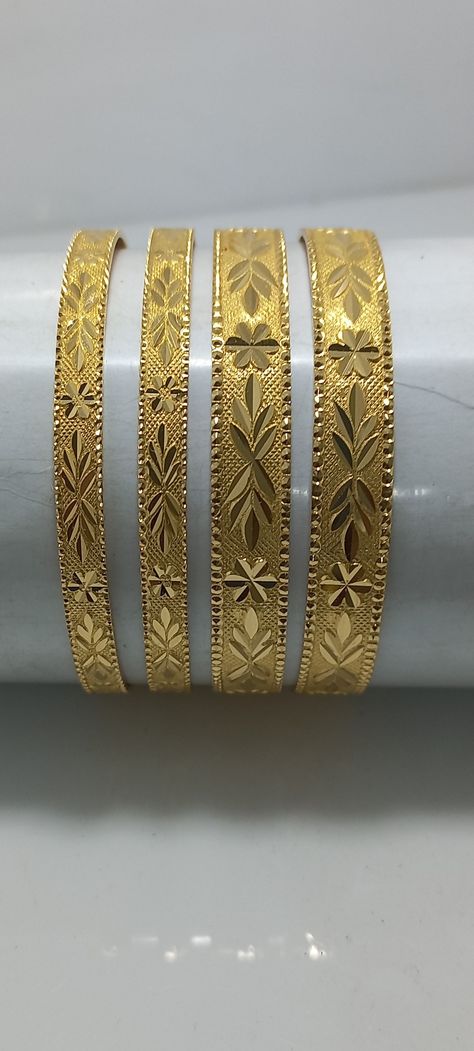 Bangles Collection, Bangle Design, Gold Bridal Necklace, Gold Bangles For Women, Gold Bangle Set, Bangles Design, Gold Jewelry Simple, Jewelry Simple, Gold Bangles Design