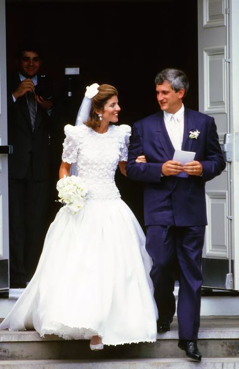 5 Iconic Brides Who Wore Carolina Herrera Edwin Schlossberg, Celebrity Brides, Labrant Family, Jackie Onassis, Organza Gowns, Iconic Weddings, Celebrity Wedding Dresses, Ch Carolina Herrera, Diana Vreeland