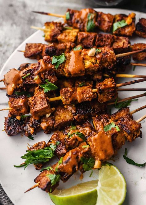 Baked Tofu Satay with Peanut Sauce Thai Satay, Tofu Satay, Satay Skewers, Thai Curry Paste, Meat Skewers, Thai Peanut Sauce, Firm Tofu, Marinated Tofu, Stir Fry Dishes