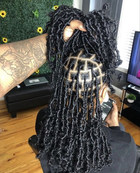 Holiday Braids Black Women, Layered Fine Hair, Fine Hair Haircuts, Teens Hairstyles, Butterfly Locks, Hot Weather Hairstyles, Long Fine Hair, Flattering Hairstyles, Beautiful Locs