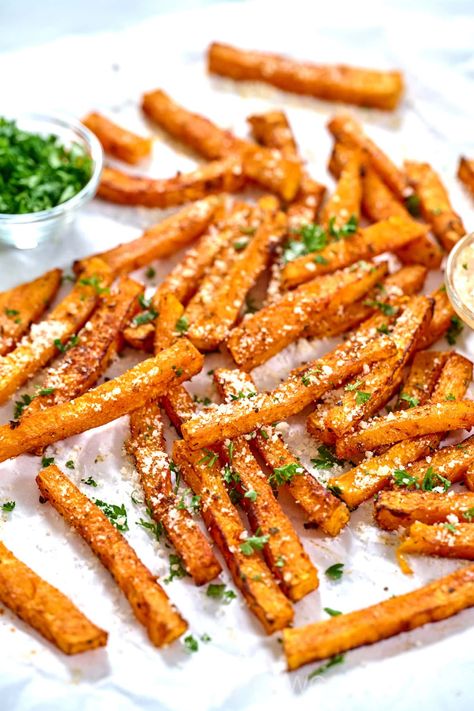 Squash Fries Air Fryer, Air Fryer Butternut Squash, Fries Air Fryer, Turnip Fries, Butternut Squash Fries, Squash Fries, Healthy Air Fryer, Pumpkin Recipes Healthy, Italian Herbs