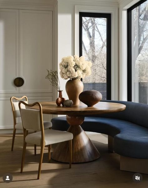 Interiors 2024, Cosy Dining Room, Banquette Seating In Kitchen, Sophisticated Decor, Dining Room Seating, Interior Design Boards, Banquette Seating, Small Dining Table, Dining Nook