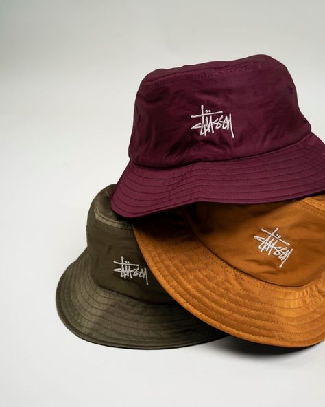 HHV Urban Fashion on Instagram: “2 in 1 with the reversible bucket hat���😎⁠ ⁠ ▶️ Shop all the Stüssy Reversible Bucket Hats through the LINK IN BIO (Price: 59,95 €)⁠ ⁠ #stussy…” Hat Product Photography, Bucket Hat Outfit Mens, Cool Bucket Hats, Bucket Hat Fashion, Mens Bucket Hats, Reversible Bucket Hat, Clothing Photography, Pool Days, Fashion Advertising