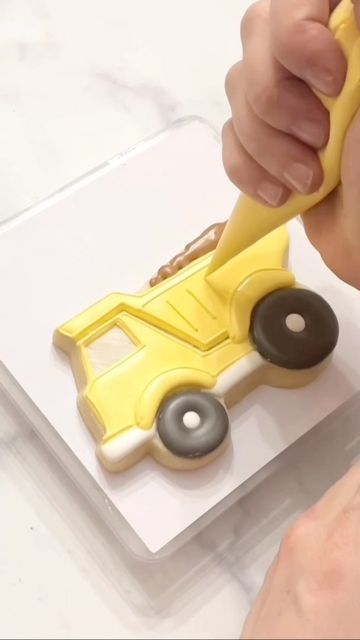 Dump Truck Cookies Decorated, Construction Birthday Cookie, Truck Cookies Royal Icing, Construction Sugar Cookies, Construction Cookies Decorated, Construction Birthday Cookies, Dump Truck Cookies, Cookie Themes, Bulldozer Cookies