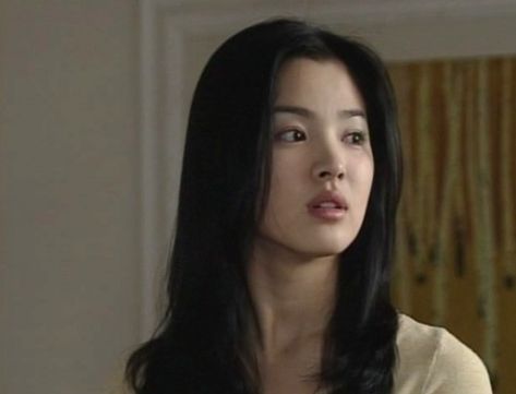 90s Makeup Look, 90s Actresses, Korean Hair Color, Jun Ji Hyun, Hye Kyo, Ji Hyun, Song Hye Kyo, Model Inspo, Model Face