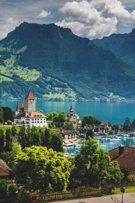 Lake Thun, Switzerland Thun Switzerland, Lake Thun, Voyage Europe, Future Travel, Alam Yang Indah, Pretty Places, Places Around The World, Vacation Destinations, Dream Vacations