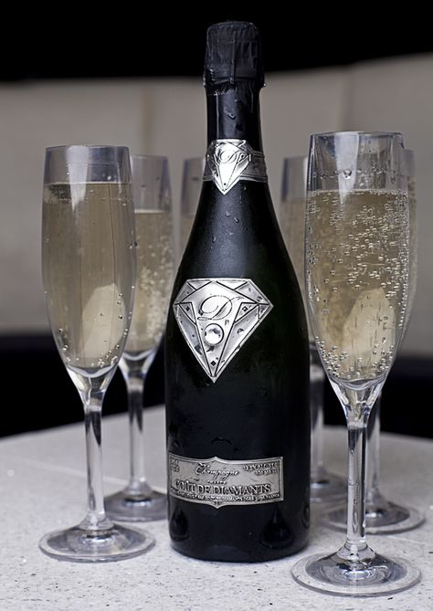 The World’s Most Expensive Champagne Costs $1.8M, Comes With Real Diamond Expensive Champagne, Luxury Champagne, A Bottle Of Wine, Bottle Of Wine, Champagne Bottles, Champagne Glasses, Pale Ale, Champagne Flutes, Sparkling Wine