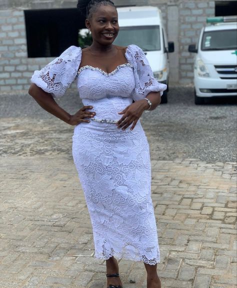 Empress Clothing, African Maternity Dresses, Classy Couture, African Bridesmaids, Lace Dress Classy, African Bridesmaid Dresses, Ankara Dress Designs, White Dress Styles, Derby Fashion