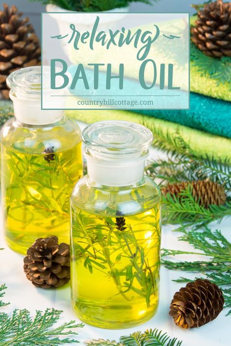 Homemade Bath Oil, Bath Oil Recipe, Diy Bath Oil, Body Oil Diy, Spruce Essential Oil, Cleaning Diy, Essential Oils Bath, Bath Oil, Bath Fizzies