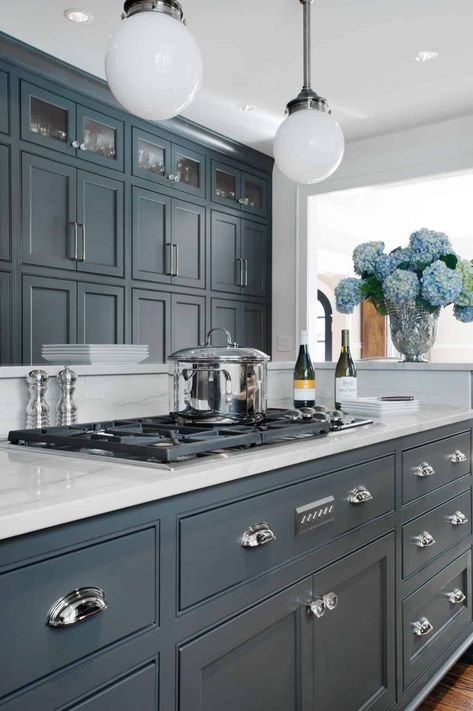 Grey Cabinet Kitchen Ideas, White Grey Kitchen Ideas, Blue And Grey Kitchen Ideas, Grey Kitchen Decor Ideas, White And Grey Kitchen Ideas, Grey Cabinet Kitchen, Luxury Grey Kitchen, Grey And White Kitchen Ideas, Grey Kitchen Cabinets Ideas