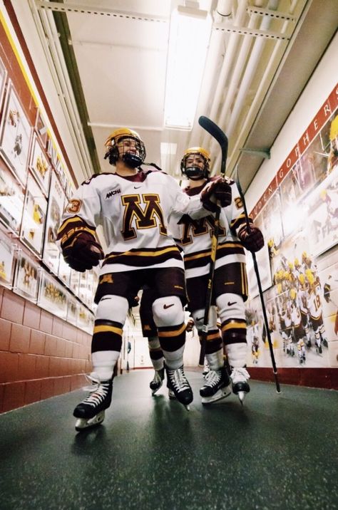 Hockey Girl Aesthetic, College Hockey Aesthetic, Girls Hockey Aesthetic, Ice Hockey Aesthetic Girl, Hockey Game Aesthetic Friends, Sports Aesthetic Hockey, Hockey Poses, Filed Hockey Aesthetic, College Hockey Players