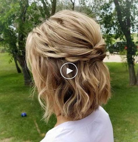 Wedding Hair Half, Hair Half Up, Half Up Half Down Hairstyles, Updos For Medium Length Hair, Hairstyles Wedding, Bridesmaid Hair Down, Homecoming Hair Down, Wedding Hairstyles Half Up Half Down, Bridesmaid Hair Short