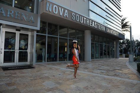 Nova Southeastern University, Southeastern University, College Aesthetic, Graduation Pictures, University