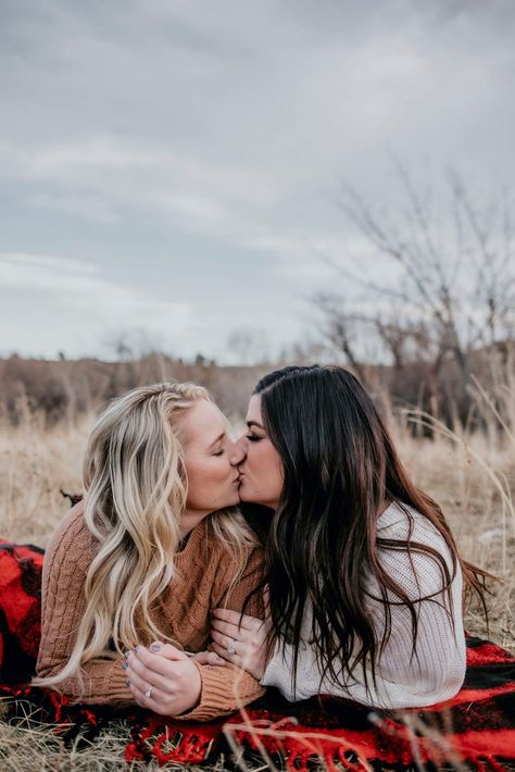 Lesbian Couple Photoshoot Photo Ideas Fall, Couple Poses Lesbian, Engagement Photos Lesbian Ideas, Lesbian Couple Photoshoot Poses, Lesbian Engagement Pictures, Lesbian Photography, Lesbian Engagement Photos, Denver Elopement, Lesbian Engagement