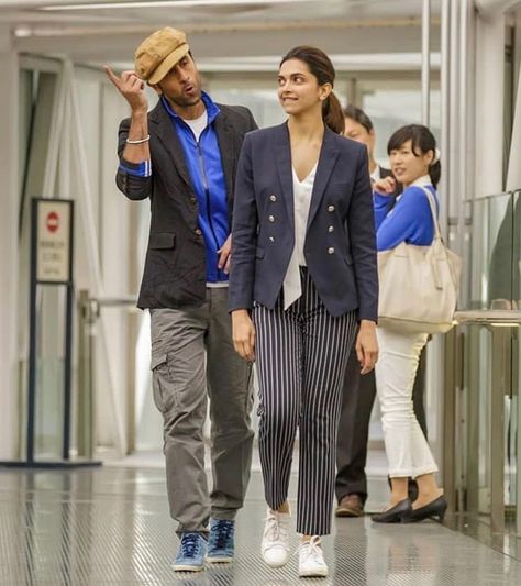 Ranbir Kapoor & Deepika Padukone in Tamasha Deepika Padukone Movie Looks, Deepika Padukone Dresses, Ranbir Kapoor Hairstyle, Deepika Padukone Movies, Tamasha Movie, Ranbir Kapoor Deepika Padukone, Chic Work Outfit, Gossip Girl Outfits, Deepika Padukone Style