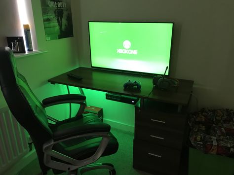 New Xbox one x setup with 4K tv Gaming Setup Xbox One, Xbox Monitor Setup, Xbox Pc Setup, Xbox Desk Setup, Xbox Setup Bedroom, Xbox Room Ideas, Xbox Bedroom Ideas, Xbox Setup, Xbox Room