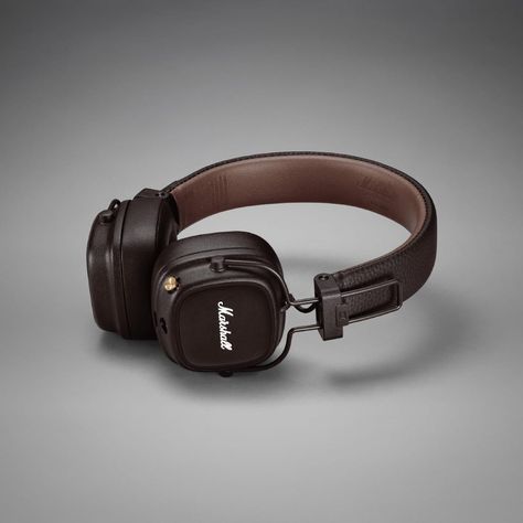 Meet Major IV Bluetooth headphones from Marshall with 80+ solid hours of wireless playtime Major Iv Marshall, Marshall Iv Headphones, Wishlist Ideas I Want, Vintage Headphones, Cool Headphones, Aesthetic Headphones, Marshall Headphones, Head Phone, Cute Headphones