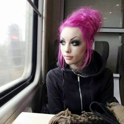 Perky Goth, Pink And Black Hair, Hot Pink Hair, Goth Hair, Alternative Makeup, Dye My Hair, Hair Inspiration Color, Rainbow Hair, Dream Hair