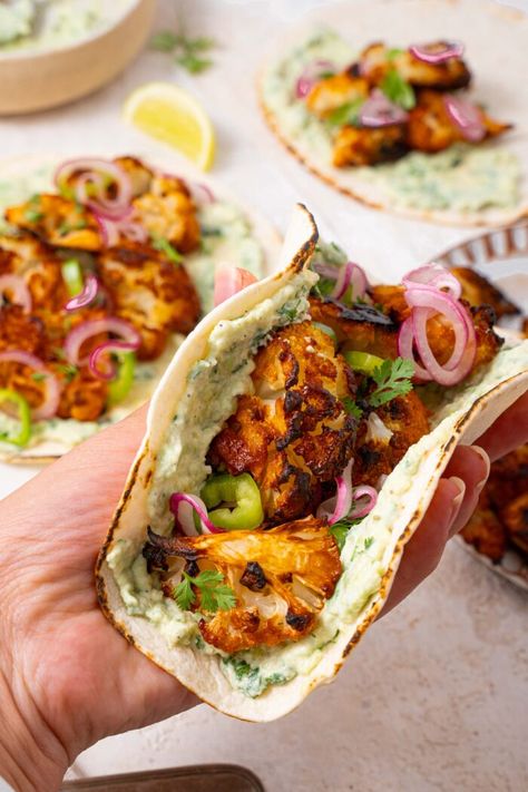 Cauliflower Alfredo Sauce, Veggie Tacos, Spicy Cauliflower, Cauliflower Tacos, Raw Cauliflower, Vegan Wraps, Vegetarian Tacos, Vegan Tacos, Baked Cauliflower