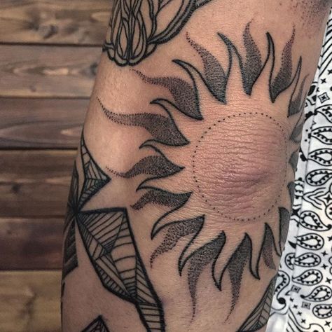 Sun Elbow Tattoo, Tattoo On Elbow, Traditional Moon, Tato Tradisional, Catrina Tattoo, Elbow Tattoo, Dotwork Tattoo, Elbow Tattoos, Sun Tattoos