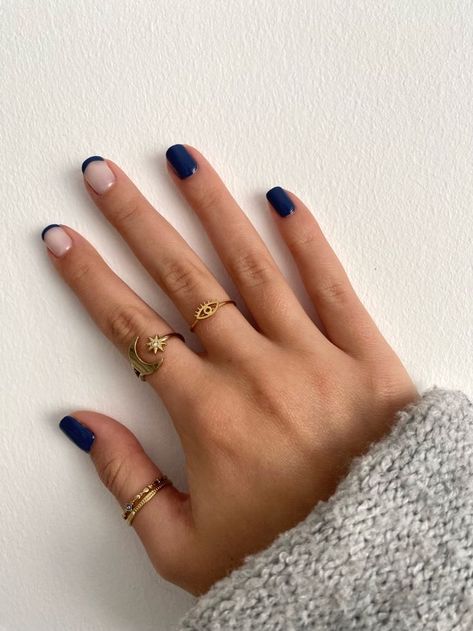 Nails Painted Tips, Nails Design Short Square, Half French Tip Nails, Manicure Ideas Simple, Short Nail Designs 2023, Nail Color 2023, Style Long Hair, Hair Style Girl, Nails Trending