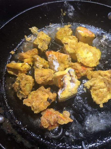 Chicken of the woods fried in paprika seasoned flour Fried Chicken Of The Woods Recipe, Chicken Of The Woods Recipe, Chicken Of The Woods, Who Cares, Mushroom Recipes, Fun Food, Tater Tot, In The Woods, Fried Chicken