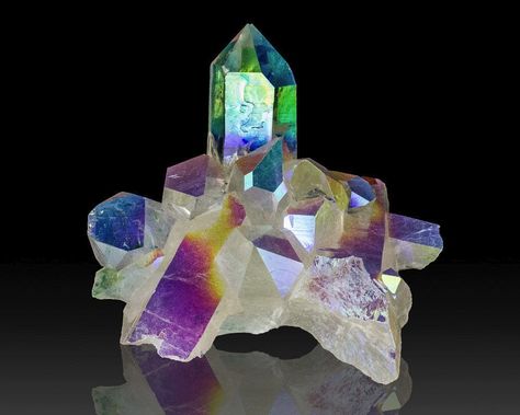 Aura Crystals, Crystal Magic, Angel Aura, Beautiful Rocks, Mineral Stone, Minerals And Gemstones, Rocks And Gems, Quartz Crystals, Aura Quartz