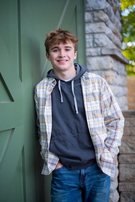 Senior boy, senior portrait, senior picture, Cincinnati, Ohio,Kentucky, Betsy Markle, Senior Photography Guys Photoshoot, Athena Lee, Guy Senior Photos, Boy Senior Pictures, Portraits Male, Boys Poses, Senior Pictures Boy Poses, Guy Poses, Senior Portraits Male