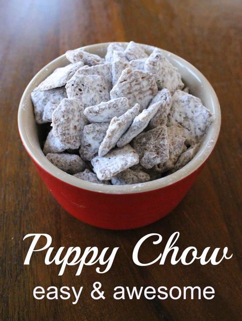 Puppy Chow. Also known as Muddy Buddy. A delicious treat made of cereal, peanut butter and powdered sugar. Easy to make and addictive to eat! Easy Puppy Chow Recipe, Easy Puppy Chow, Puppy Chow Chex Mix Recipe, Puppy Chow Recipes, Peanut Butter Snacks, Muddy Buddies, Puppy Chow, Oreo Dessert, Chex Mix