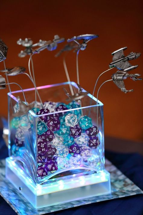 Geeky Wedding Centerpieces, Dnd Wedding Cake, Dnd Wedding Ideas, Dnd Wedding, Video Game Wedding, Gamer Wedding, Light Up Dresses, Dragon Wedding, Nerd Wedding