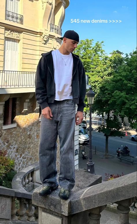 Grey Levis Jeans Outfit, Levis Jeans Outfit Men, 90s Fashion Men Outfits, Carpenter Pants Outfit, Fashion Men Outfits, Jeans Outfit Men, Shirt Outfit Men, 90s Fashion Men, Black Men Street Fashion