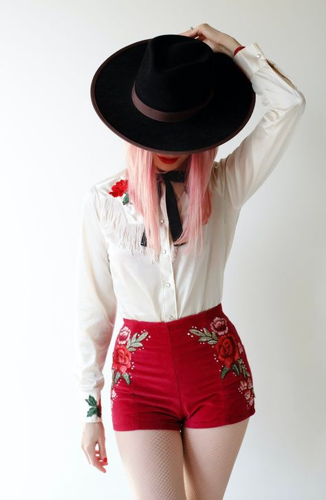 Velvet Rose, Rock Outfits, Velvet Shorts, Sherman Oaks, Cowgirl Outfits, 70s Style, Window Shopping, Mode Inspo, Hot Outfits