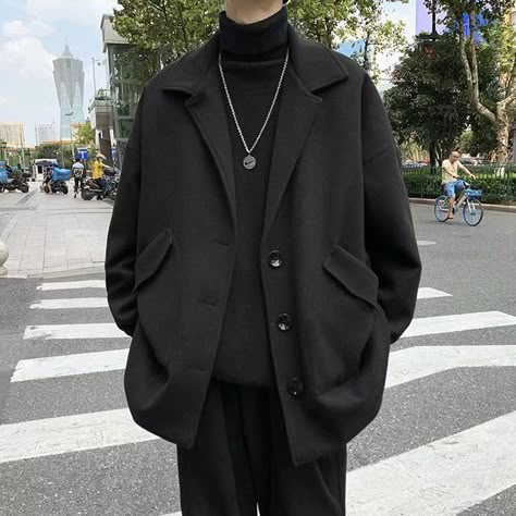 Dark Outfits Men Grunge, Black Outfits Male, Winter Aesthetic Outfit Men, Scandinavian Minimalism Fashion, Men Clothes Aesthetic, Dark Outfits Men, Men Work Clothes, Winter Clothes Men, Winter Coat Men