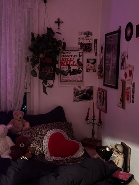 Cupid Room Aesthetic, Edgy Dorm Room Aesthetic, Burlesque Room Aesthetic, Alternative Decor Home, Alt Decorated Room, Red Black And White Dorm Room Ideas, Lady Room Ideas Bedrooms, Red Bedroom Aesthetic Grunge, 2014 Tumblr Aesthetic Bedroom