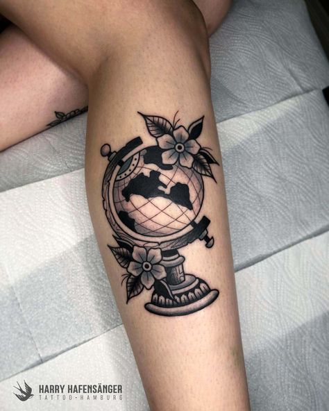 Traditional Oldschool Globus / Globe Tattoo von Harry Hafensänger aus Hamburg. Entstanden in seinem Tattoostudio Holy Harbor Tattoo auf der Hamburger Sternschanze. Globe Tattoo, Teacher Tattoos, Globe Tattoos, Small Chest Tattoos, Traditional Tattoo Designs, Traditional Style Tattoo, Traditional Tattoo Sleeve, Tattoo Traditional, Stylist Tattoos