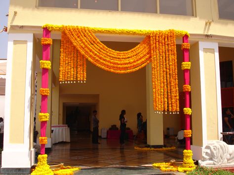 Plan a Wedding in Goa with Party Cruisers Pvt. Ltd. Housewarming Decorations, Wedding Entrance Decor, Mandap Decor, Marriage Decoration, Mehndi Decor, Beautiful Wedding Decorations, Wedding Backdrop Decorations, Wedding Mandap, Table Setting Decor