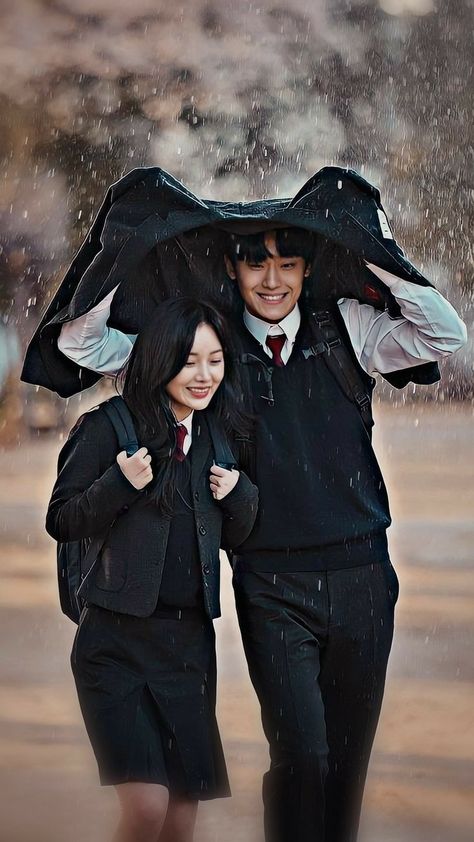 Korean Love Photo, Korean Love Wallpaper, Kdrama Asethic, Kdrama Couples Photoshoot, Couple Photo Korean, Bts Couple Photo, Something In The Rain Wallpaper, Korean Couple Pictures, Korean Couple Photos