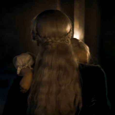 Heleana Targaryen Pfp, Helaena Targaryen Hair, Haelena Targaryen Aesthetic, Norse Hairstyles, Helaena Targaryen Aesthetic, Ceryse Hightower, Targaryen Hairstyles, Alysanne Targaryen, Targaryen Hair