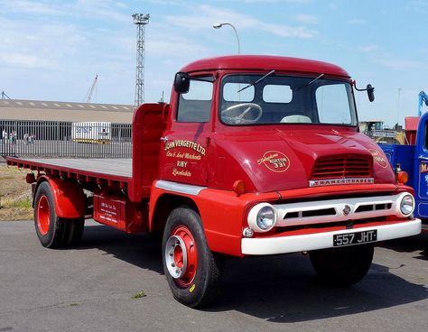 Thames trader Bedford Truck, Truck And Tractor Pull, Big Ford Trucks, Old Dodge Trucks, Summer Fashion Ideas, Old Lorries, Road Transport, Garden Wood, Ford Logo