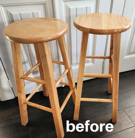 Create space for nightstands in a Queen-sized bed by upcycling bar stools. Learn how to transform bar stools into nightstands! Stools As Nightstands, Stool As Nightstand, Repurpose Bar Stool Ideas, Painted Stools Ideas, Bar Stools Upcycle, Stool Nightstand, Bar Stool Makeover, Stool Makeover, Vintage Headboards