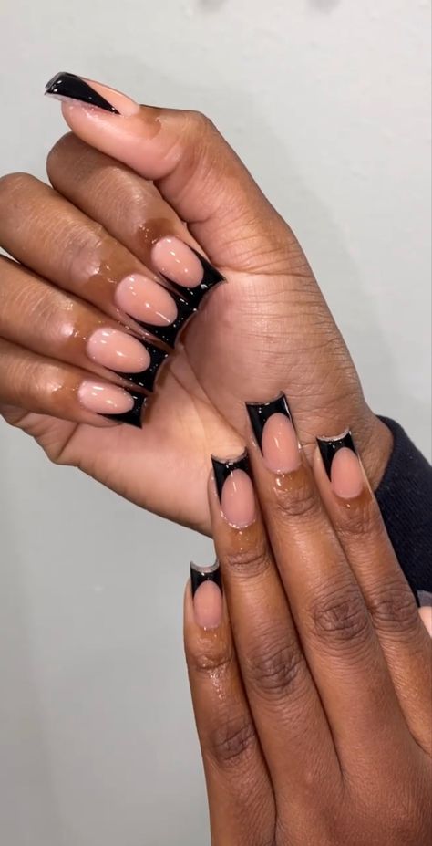 Black Short French Tip Acrylic Nails, Black French Tip Inspo Nails, Nail Ideas Not French Tip, Nail Ideas Black Tips, Black French Tip Tapered Square, Black Shirt French Tip, Cute Simple Nails Black, Class Of 2024 Nails, Baddie Black French Tip Nails