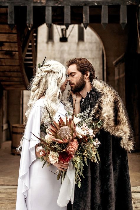 'A Union of Ice & Fire' Game of Thrones Wedding Inspiration - Boho Wedding Blog Game Of Throne Weddings, Vikings Wedding Theme, Modern Viking Wedding Dress, Game Of Thrones Wedding Hair, Medieval Times Wedding, Viking Wedding Tuxedo, Viking Wedding Photography, Viking Wedding Groom Outfit, Medevial Wedding