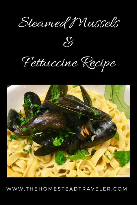 Steamed Mussels and Fettuccine (Cozze e Fettuccine) Tanning On The Beach, Mussels Pasta, Sun Beds, Fettuccine Recipes, Great Dinner Ideas, Shrimp Spring Rolls, Steamed Mussels, Chocolate Scones, Mussels Recipe