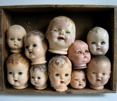 Various Vintage Creepy Doll Heads Creepy Baby Dolls, Vintage Foto's, Creepy Toys, Creepy Vintage, Creepy Doll, Scary Dolls, Dream Gift, Creepy Dolls, Old Dolls