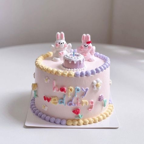 Korean Cake Aesthetic, Birthday Cake Bunny, Bunny Birthday Cake, Lila Party, Bts Cake, Butterfly Birthday Cakes, Chocolate Dishes, Korean Cake, Mini Cakes Birthday