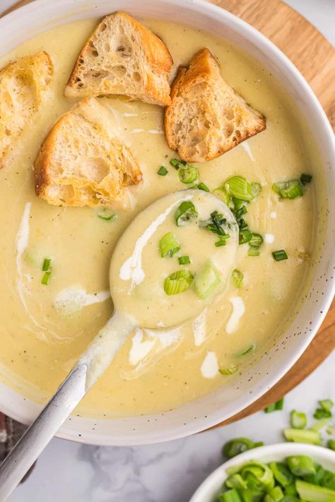 Potato Leek Soup - The Suburban Soapbox Leak And Potato Soup, Meatless Soup Recipes, Potato Leek Soup Recipe, Cream Soups, Leeks Soup Recipes, Golden Potatoes, Potatoes And Onions, Potato Leek, Rustic Recipes