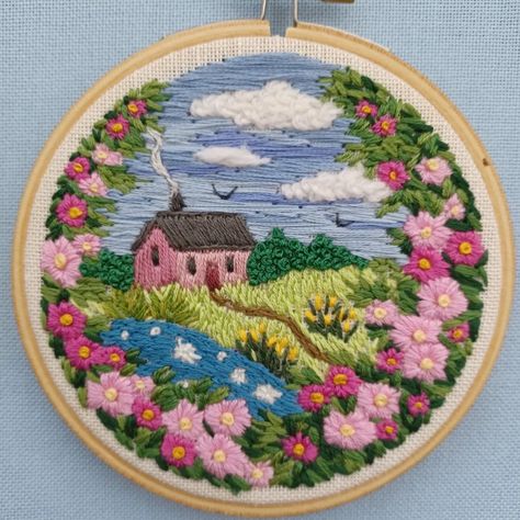 Embroidery Scenery Design, Embroidery Flower Field, Landscape Embroidery Patterns Free, Cross Stitch Home Decor, Embroidery Landscape Easy, Countryside Embroidery, Scenic Embroidery, Scenery Embroidery, Cottage Embroidery