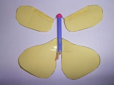 another rubber band butterfly- this uses a bead, 1 paperclip, and a balloon stick (straw if sturdy enough?) Flying Paper Butterfly, Easy Paper Snowflakes, Flying Butterfly Card, Snowflake Making, Flying Paper, Balloon Stick, Owl Templates, Snowflakes Design, Rubber Bead