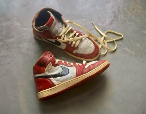 1985 Air Jordan 1, 1985 Jordan 1, Jordan 1 1985, Air Jordan Ones, Vintage Nike Shoes, Air Jordan 1 Red, Distressed Outfit, Closet Necessities, Jordans Retro